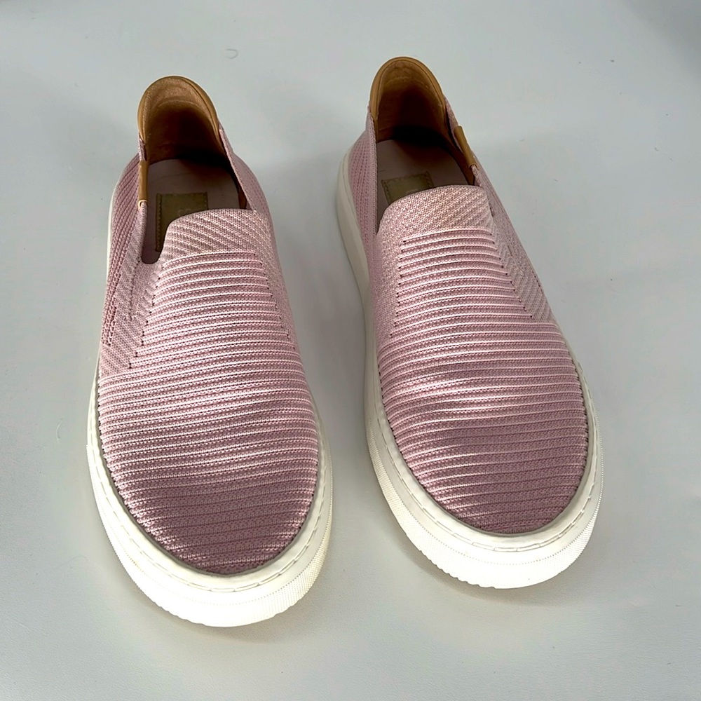 UGG Womens Slip-On Sneakers in Light Pink with White Soles